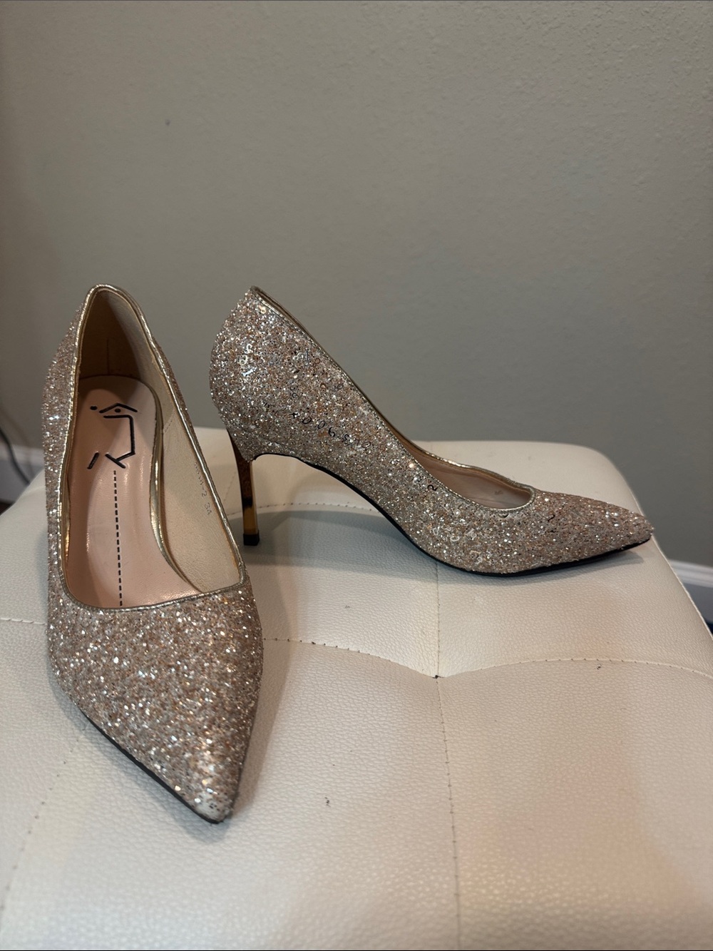 Glitter Pointed-Toe High Heels in Champagne